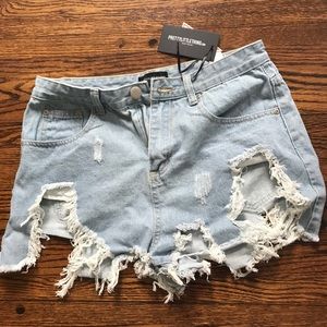 Light blue wash denim shorts- Pretty Little Thing